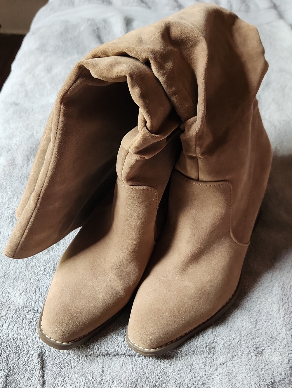 a new day // Slouchy Suede Fall Boots